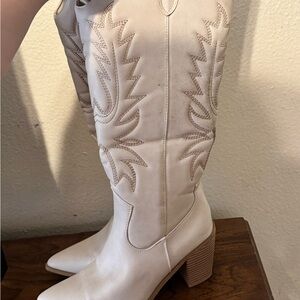 Elegant Cream Western Boots